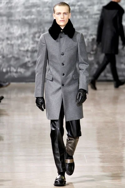 Look 10